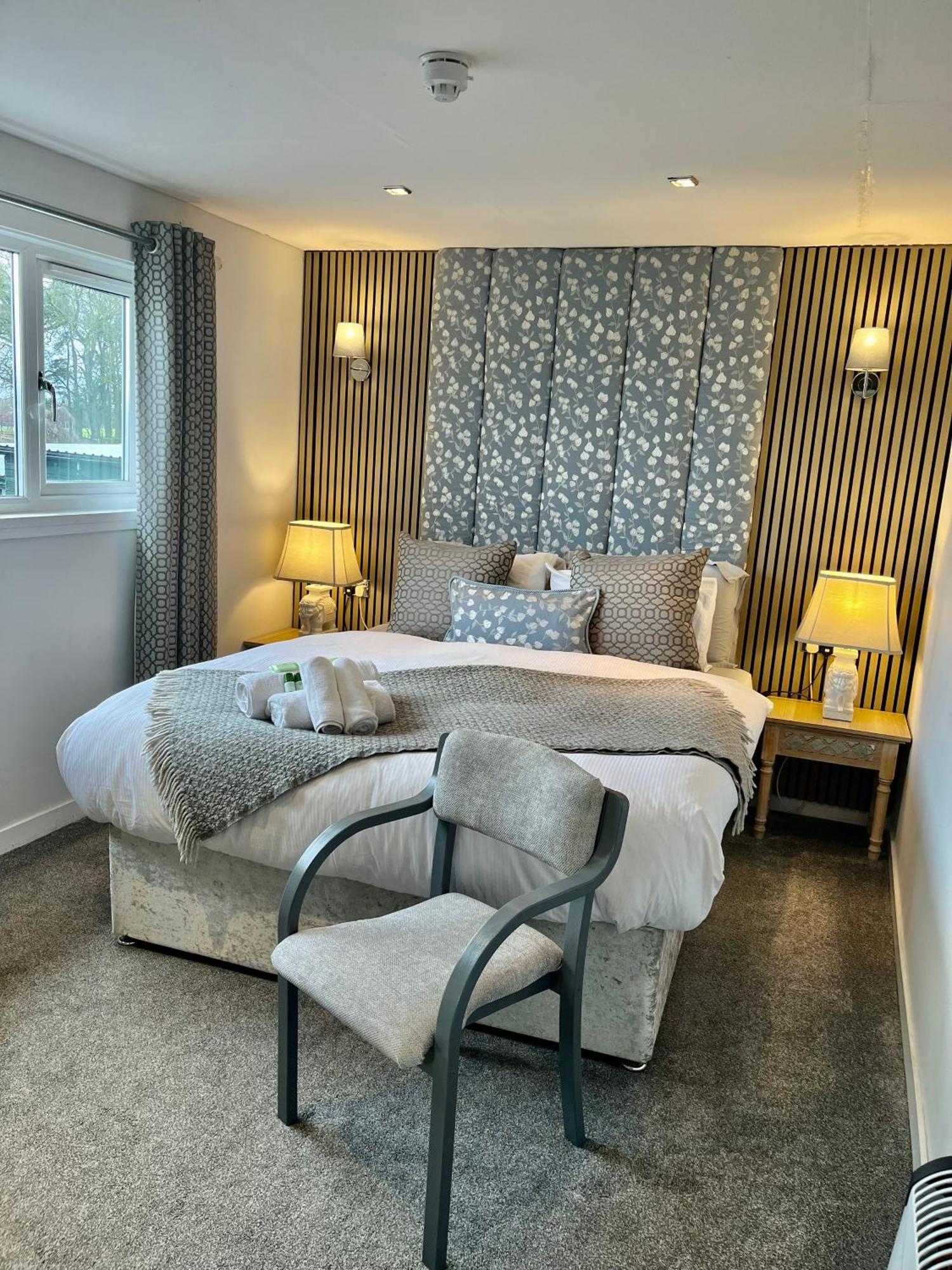 Scottish Equi B&B ลานาร์ก ภายนอก รูปภาพ