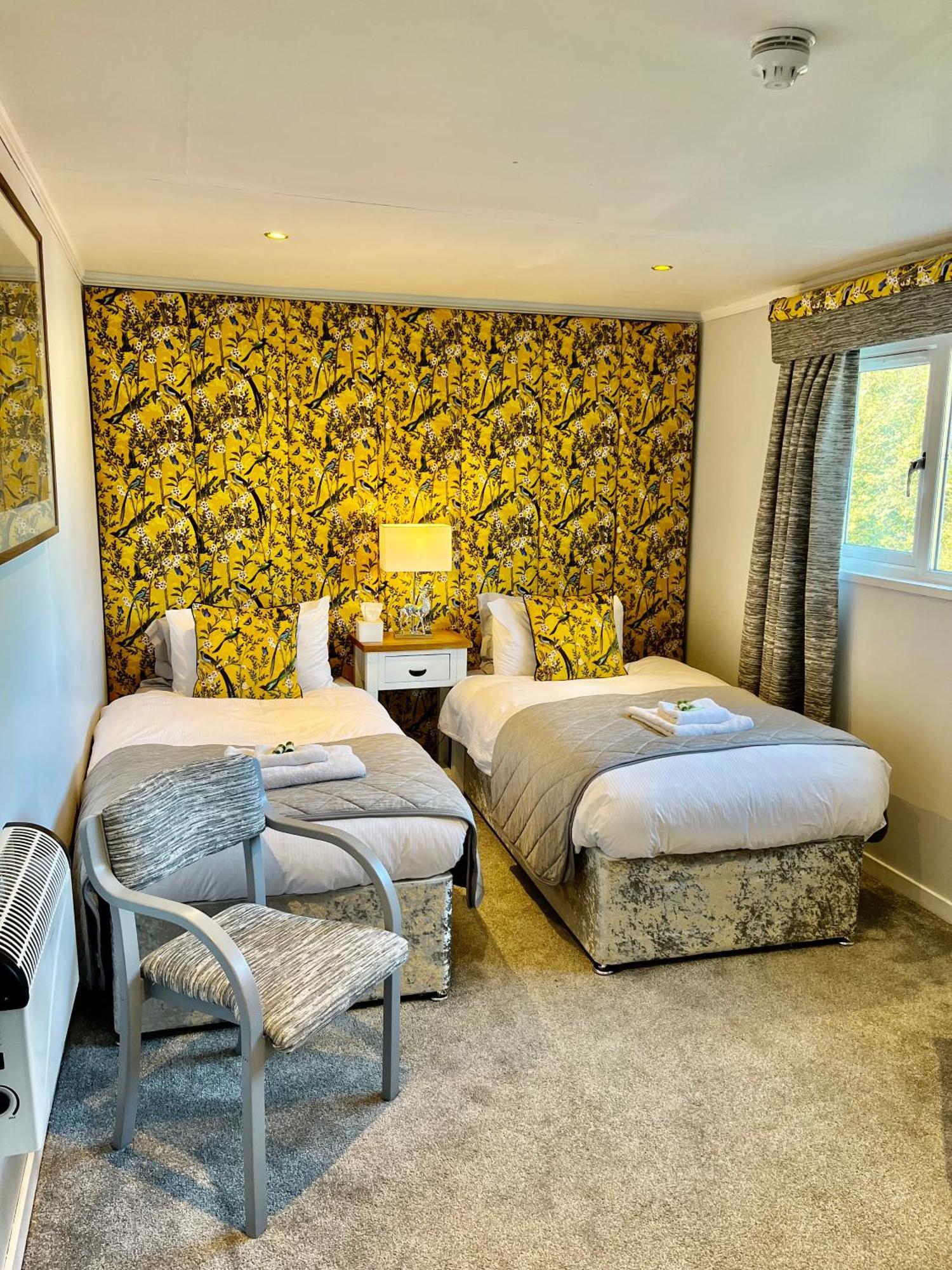 Scottish Equi B&B ลานาร์ก ภายนอก รูปภาพ