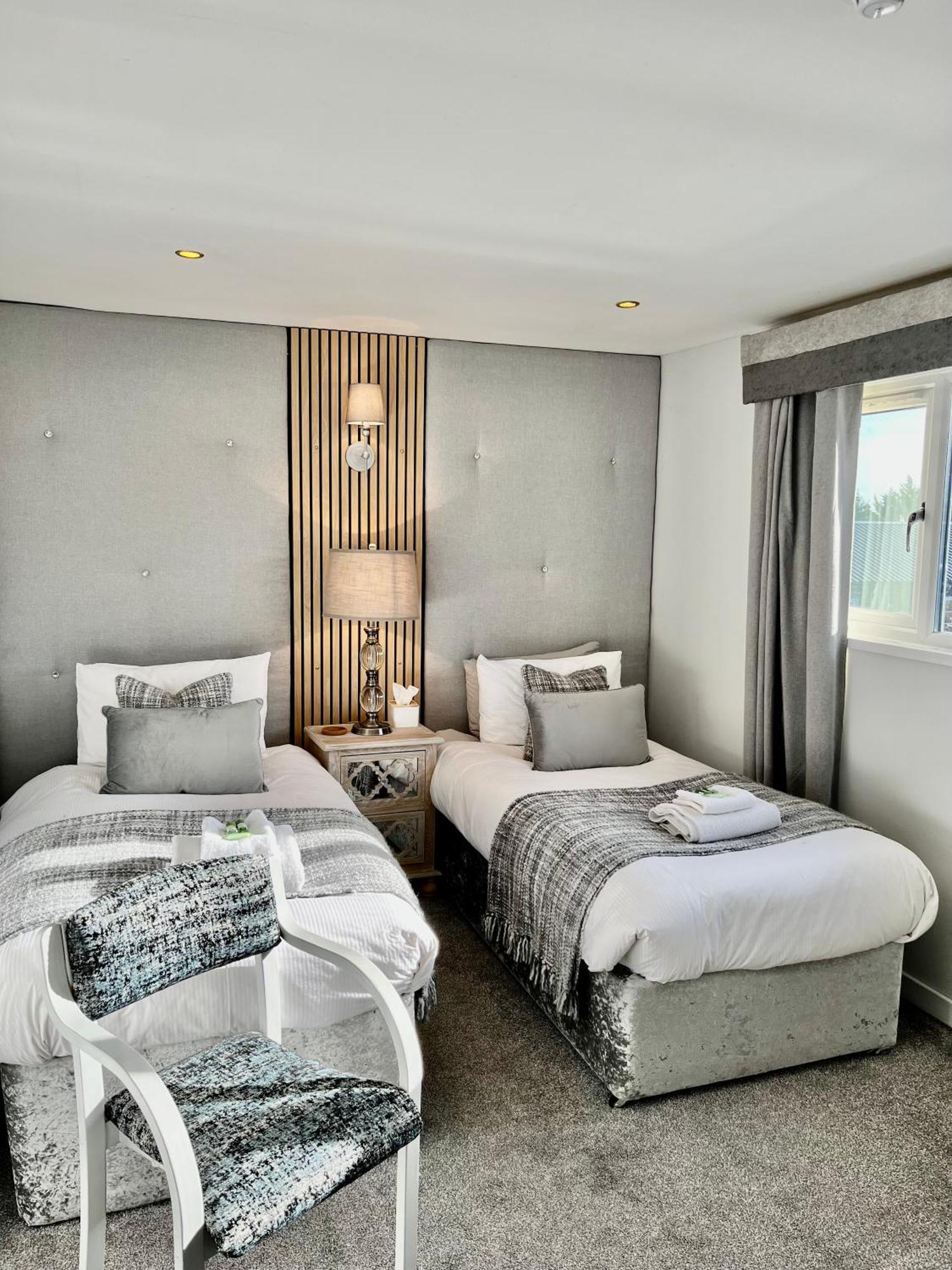 Scottish Equi B&B ลานาร์ก ภายนอก รูปภาพ