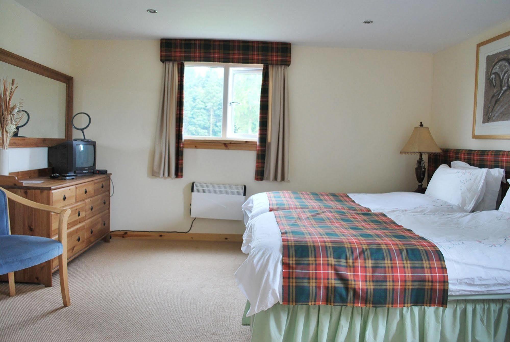 Scottish Equi B&B ลานาร์ก ภายนอก รูปภาพ